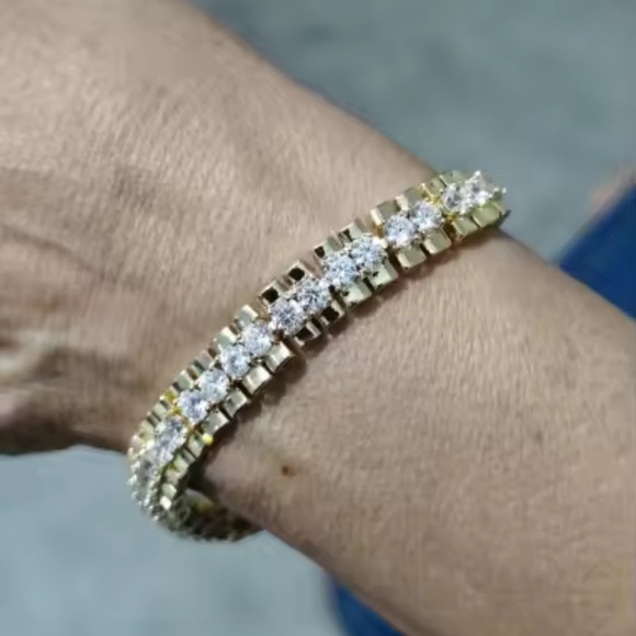 Classic Diamond Gold Tennis Bracelet - Picture 9 of 11